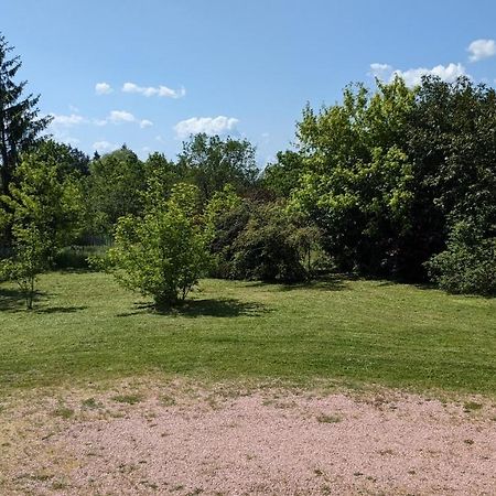 Maison entière chaleureuse et confortable Mornay-sur-Allier Esterno foto