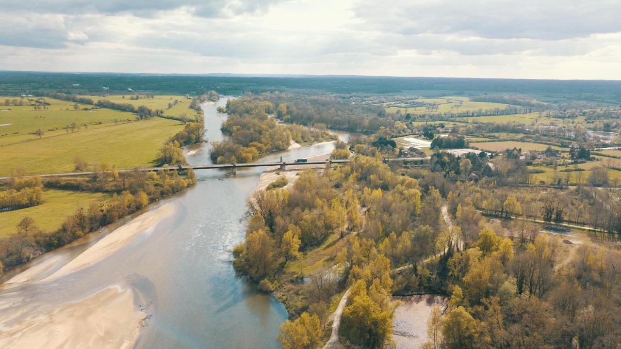 Maison entière chaleureuse et confortable Mornay-sur-Allier Esterno foto